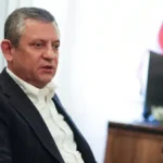 Özgür Özel, ev hapsindeki gazeteciler ve tutuklu gazetecilerin aileleriyle görüştü