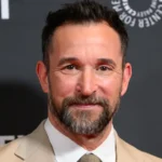 The Pitt Actor Noah Wyle Named People Magazine’s S xiest Man Alive; Actor Says ‘Not