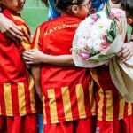 Kayserispor – Batman Petrolspor maçı öncesi hakem Albayrak’a çiçek verildi
