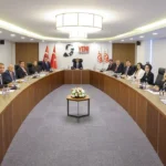 Parti MYK’de gündem fon krizi: Yeni isimler neden açıklanmadı?