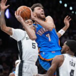 NBA Yeni Sezon Açılışında Oklahoma City Thunder Rakibini Geçti: Sahada Gerginlik