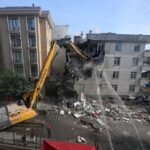 Maltepe’de çöken binanın yıkımına başlandı