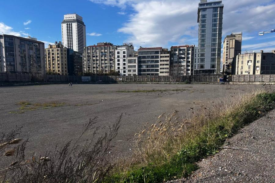 Basmane Çukuru Satışa Çıkarıldı: İzmir’de Büyük Tepki!
