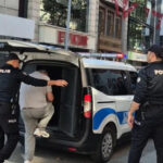 Caddede yürüyen kadının fotoğrafa izinsiz erişimi iddiasıyla şüpheli tutuklandı