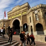 İÜ’de hazırlık kitapları cep yakıyor: Öğrenci ucuz kitap almasın diye ‘kod’ oyunu