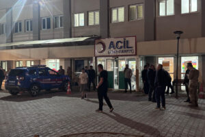 Siirt’te 19’u öğrenci 22 kişi gıda zehirlenmesi şüphesiyle hastaneye kaldırıldı