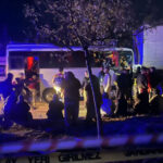 Isparta’da tarım işçilerini taşıyan midibüs ile TIR çarpıştı: 17 işçi yaralandı
