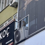 Bursa’da Mahsur Kalan Kediyi Kurtarmak İsterken Canından Oluyordu