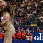 Trump rallies for Mike Rogers – and Nicki Minaj’s derriere – in Michigan