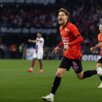Sebastian Szymanski Rennes’i Liderliğe Taşıdı: Strasbourg Maçında Tarihi Şov