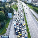 İstanbul Bağcılar’da Zincirleme Kaza: 2 Yaralı, 3 Şerit Trafiğe Kapandı