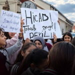 Azerbaycan’da başörtüsü krizi yeniden gündemde: Okullardaki yeni düzenleme