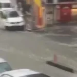 Şişli’de Sel Sularına Kapılan Kadın Son Anında Kalkan
