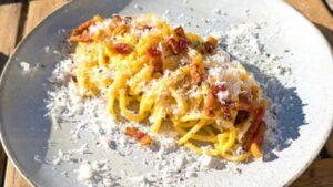İtalyan mutfağının vazgeçilmez lezzeti: Carbonara tarifi
