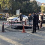 Beşiktaş’ta ana caddede yol çöktü: Trafikte aksama yaşandı
