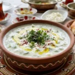 Yoğurt ve taze otların buluşması: Enfes Van cacığı tarifi