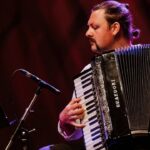 Akordeoncu ve besteci Mikail Yakut’un ilk solo EP’si Kinto’s Dance yayında