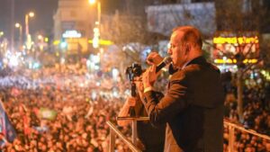 AKP’ye katılacağı iddia edilen Sancaktepe Belediye Başkanı Alper Yeğin’den açıklama