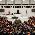 TBMM’de Fon Düzenlemesi Gerilimi: Gece Yarısı Önergesine Sert Tepki