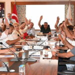 Kemer Belediye Başkanı Necati Topaloğlu ve 8 Meclis Üyesi CHP’den İstifa Etti