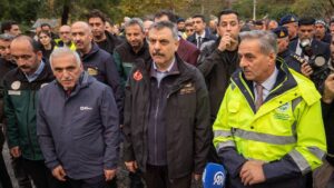 Bakan Çiftçi Sakarya için sağanak bilançosu verdi: 865 kişi tahliye edildi, 2 yapı