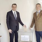 Parti İzmir il başkanlığı ön seçiminde il başkan adayları oy kullandı