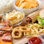 İşlenmiş gıdalarda “sessiz felç” ve beyin hasarı tehlikesi: Sosisli, paket ekmek ve