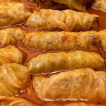 Akşam yemeğine ne pişirsem diyenlere: Etli lahana sarması