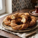 Evde Çıtır Simit Yapmanın Püf Noktaları: Tereyağlı Sütlü Simit Tarifi