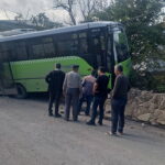 Kocaeli Gebze’de Halk Otobüsü Duvara Çarptı: 10 Yolcu Yaralandı