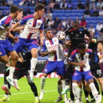 Lyon 5 gollü maçta Crystal Palace’ı devirdi
