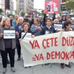 Politika Sermayeçileri ve Mücadeleci Üzerine Kafa Yanlış